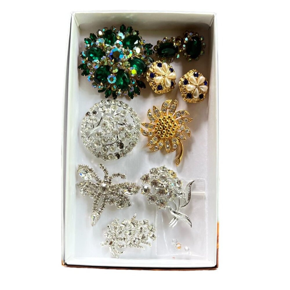 Lot of 8 Vintage Rhinestone Costume Jewelry Pieces: Brooches & Clip-On Earrings